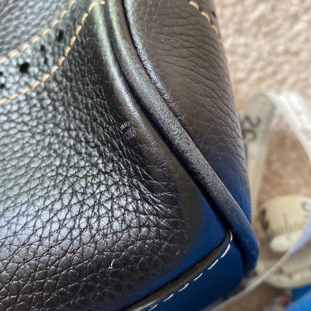 Dooney & Bourke leather purse - Picture 9 of 9